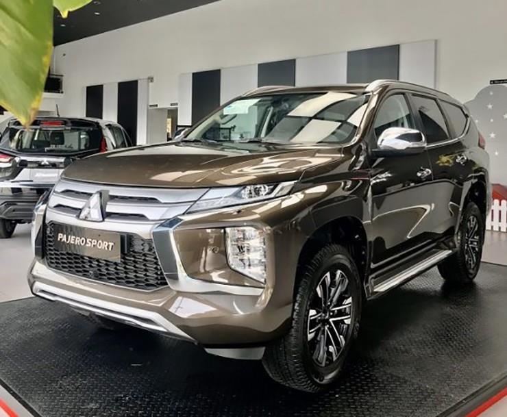 Giá xe Mitsubishi Pajero Sport lăn bánh tháng 1/2024, ưu đãi 50% LPTB